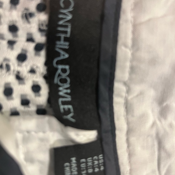 Cynthia Rowley Sz 4 Womens Textured Spotted Scalloped Hem Shorts - Picture 3 of 8